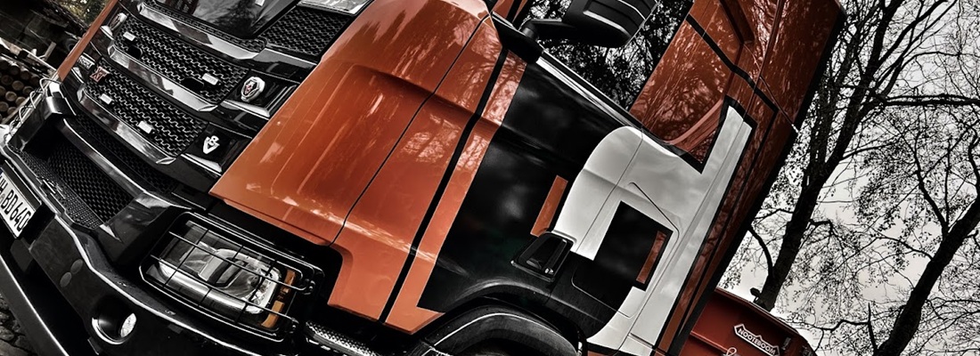 beschriftung von einem lkw mit 3d digitaldruckfolie