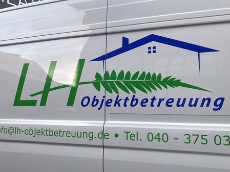 Grüne Fahrzeugbeschriftung für Objektbetreuung in Hamburg Reinbek